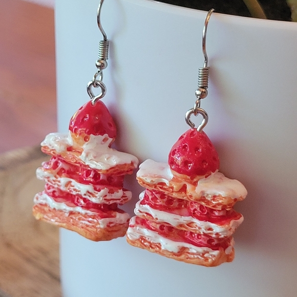 Jewelry - Strawberry Shortcake Baker's Delight Drop Dangle Earrings